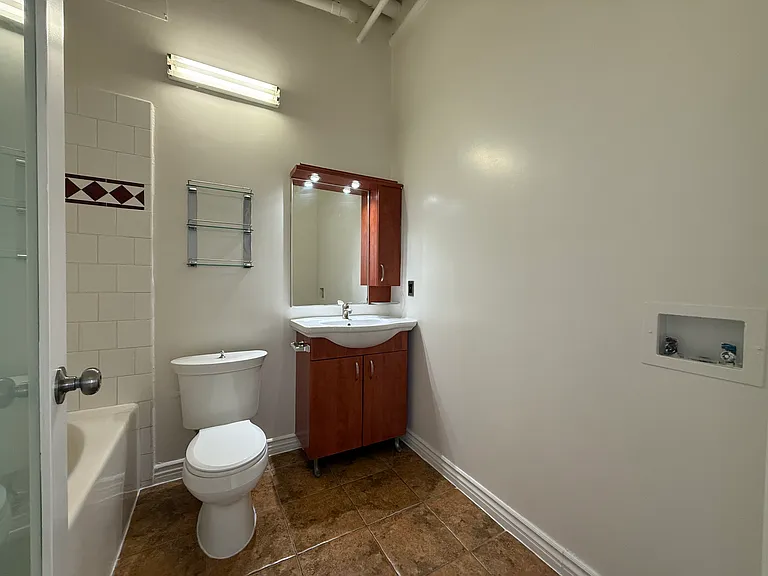 312 W 5th St #826 — Photo 7