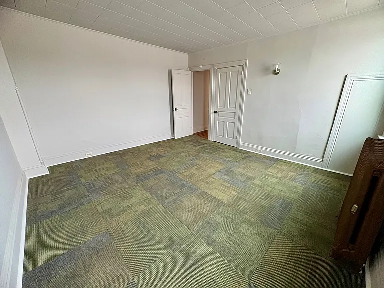 923 W Princess St — Photo 22