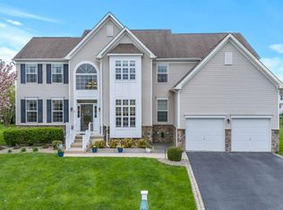 7 Lawrence Ct, Hillsborough, NJ 08844