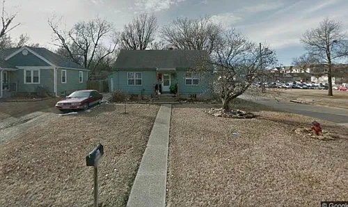 701 SW Saline St Photo 1