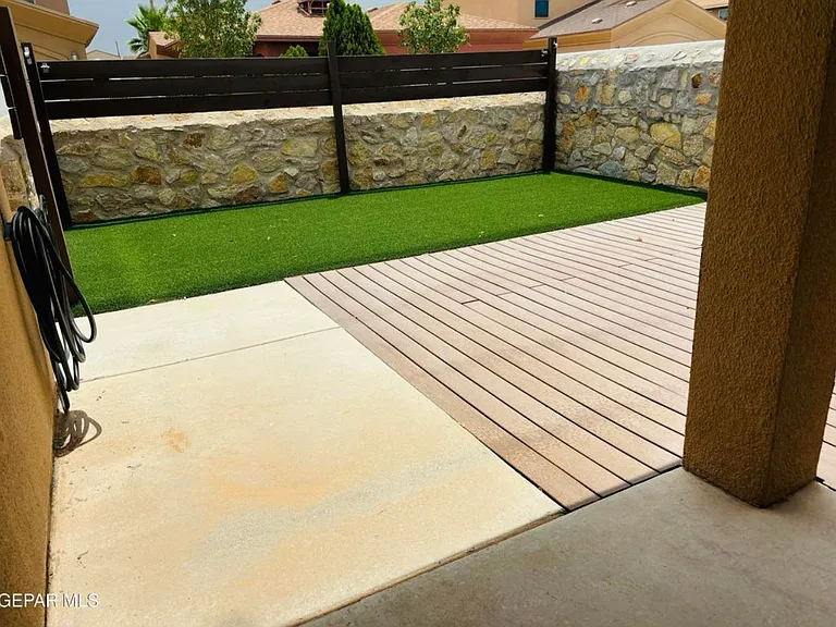 12916 Hueco Hill Dr — Photo 14