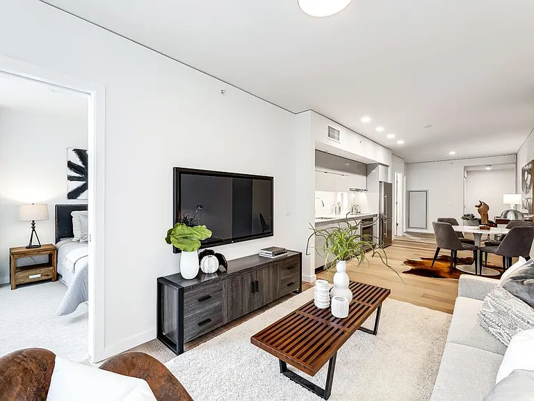 450 S Main St #401 — Photo 2