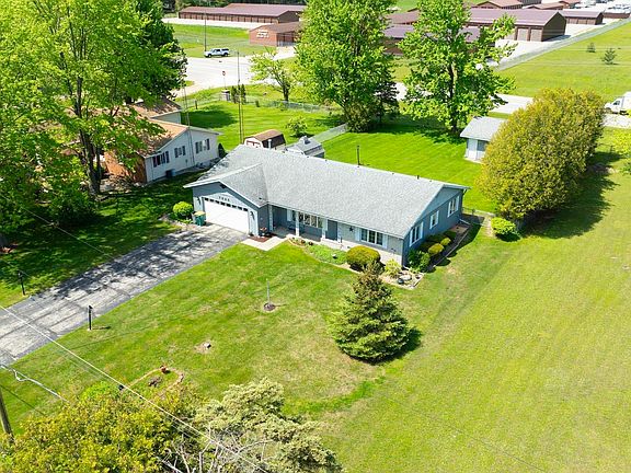 3rd image of 7685 Countryside Rd