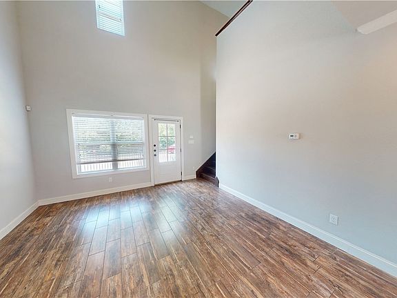 2nd image of 203 Brentwood Dr E #71