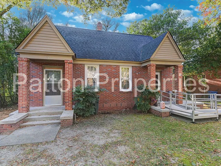 822-824 Cedar Terrace - Inside CofC - R16404-08-23 — Photo 2