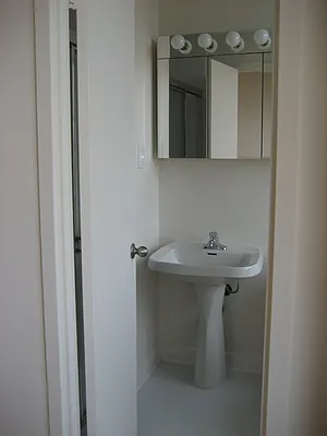 Rented by Realty Operations Group | media 5