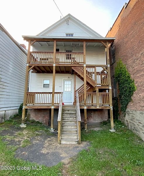 3rd image of 1526 5th Avenue