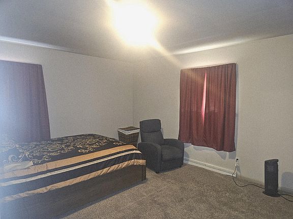 5th image of 1241 W 56th Ave
