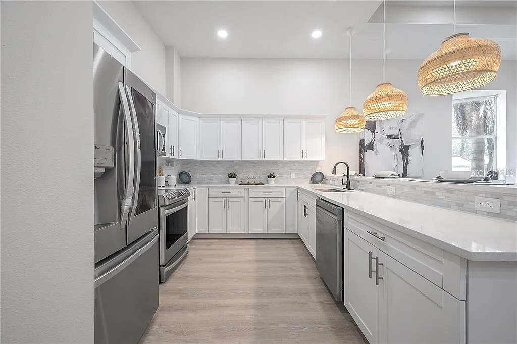 3 bed, 3.5 bath, 1633 sqft, $3,000 — Photo 3
