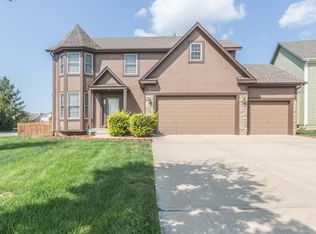 15332 S Hallet St, Olathe, KS 66062