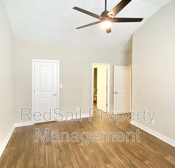 1011 Celia Ct — Photo 10