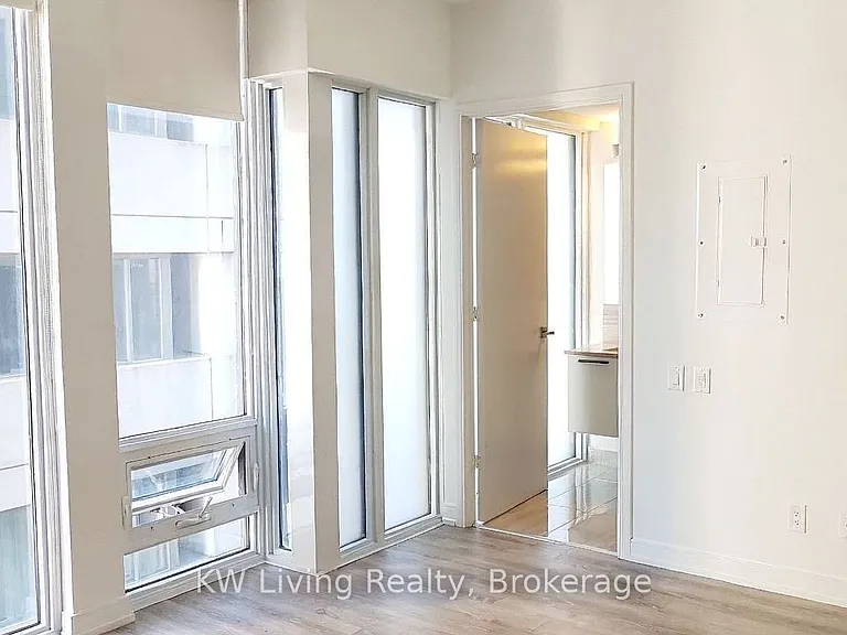 28 Wellesley St E #1001 — Photo 5