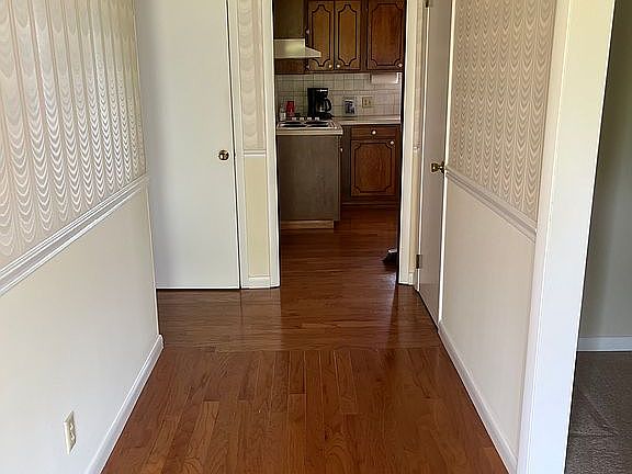 4th image of 4181 Skyland Dr