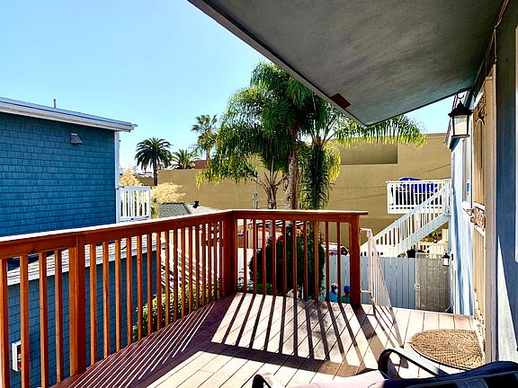 2nd image of 862 Thomas Ave #862
