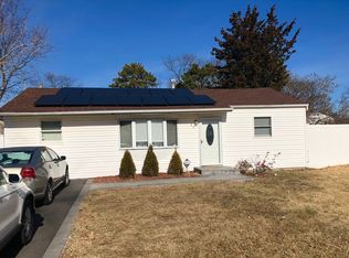 23 Patton St, Brentwood, NY 11717