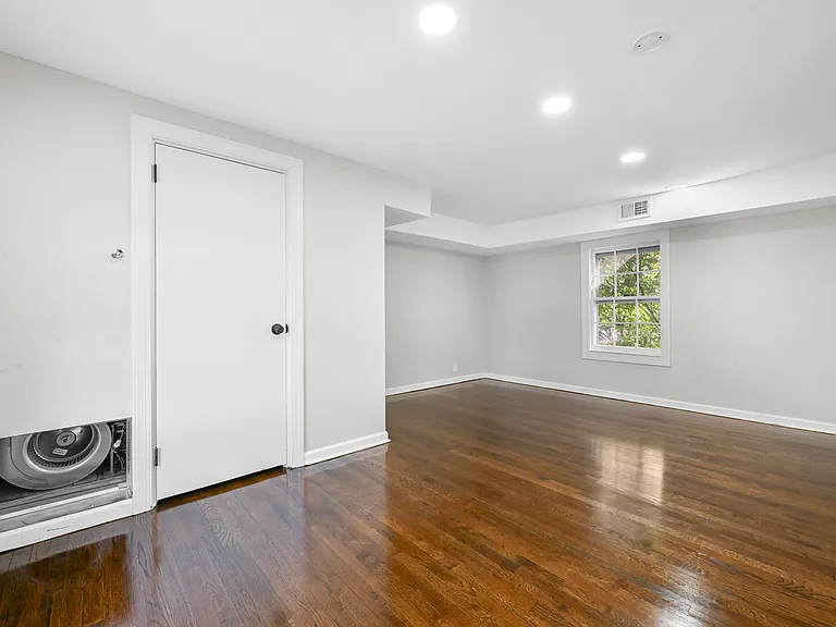 69 Maple St — Photo 27