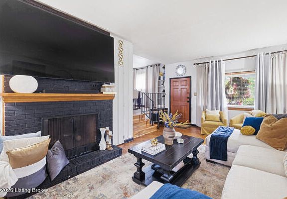 3rd image of 3115 Hikes Ln