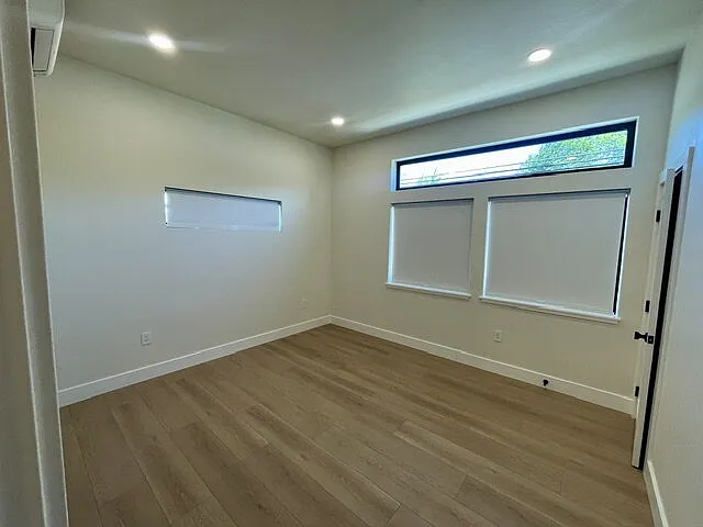 2914 Harris Aly — Photo 8