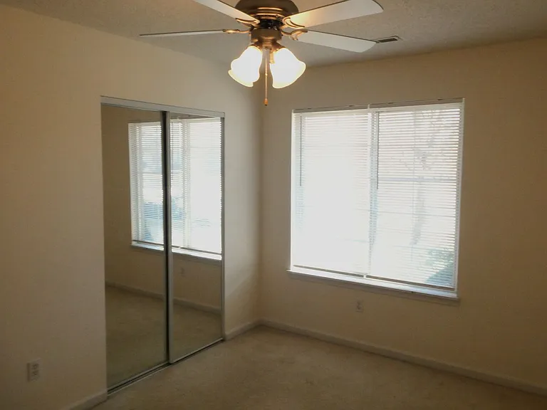2314 Lichfield Dr — Photo 7