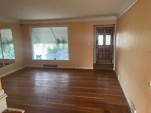 4th image of 5127 Erwin St