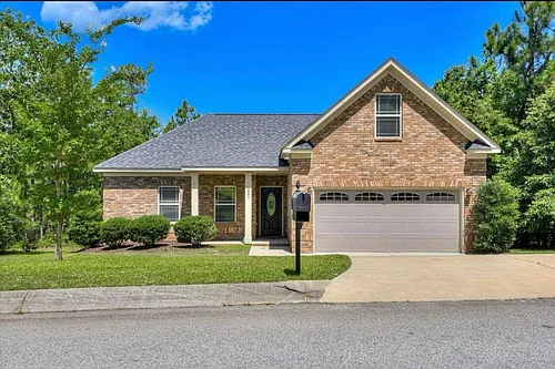 221 NW Grand Oaks Way Photo 1