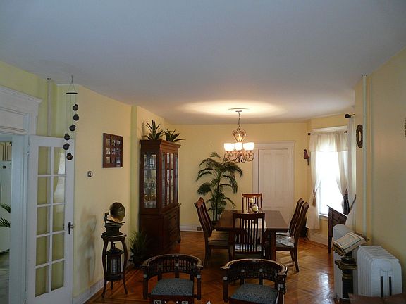 4th image of 44 Hillside Ave