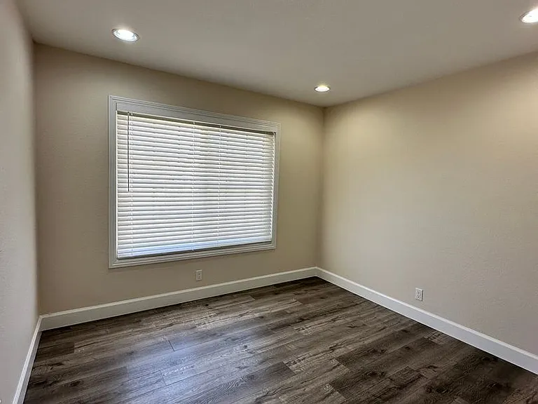 591 Fayette Cir — Photo 12