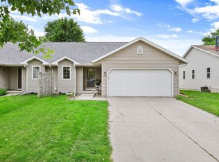 411 Trailside Dr, Deforest, WI 53532