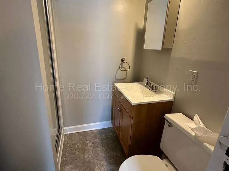 1428 Glade St — Photo 4