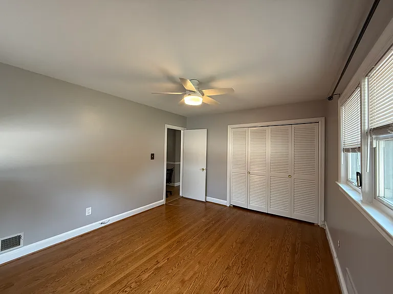 5921 Arlington Blvd — Photo 12