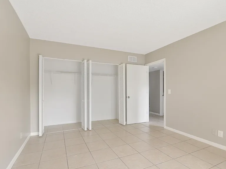 400 Nottingham Cir #D — Photo 13
