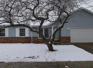 49 Allen Dr, Riverton, IL 62561