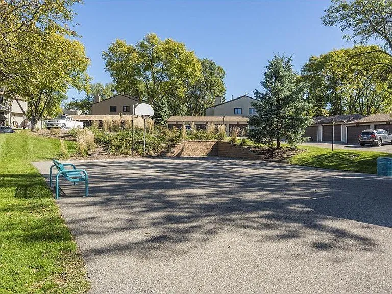 6352 Saint Johns Dr — Photo 20