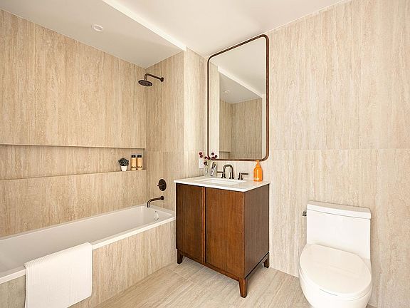 5th image of 194 Bainbridge St #101