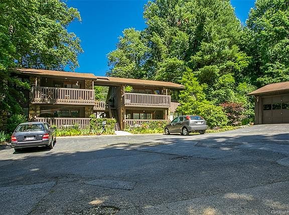 3rd image of 64 Maxine Ln