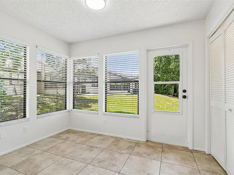 2945 Grovewood Blvd #A — Photo 35