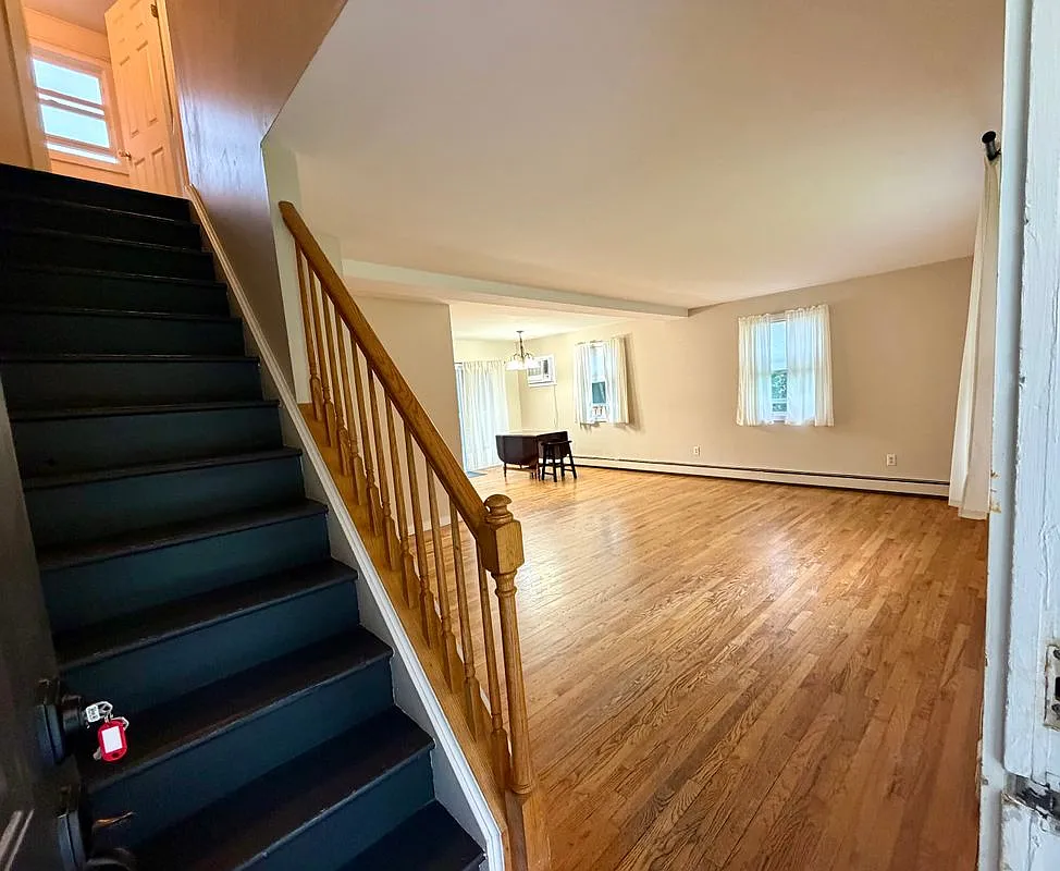 4 bed, 2.0 bath, 1638 sqft, $3,100 — Photo 3