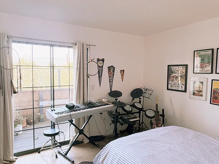 220 Mountain View St — Photo 14