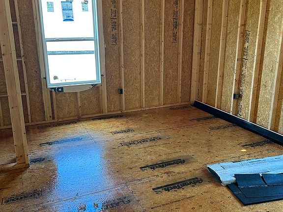 5th image of 260 Griffeth St