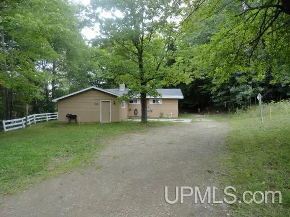 E9526 E Munising Ave, Munising, MI 49862