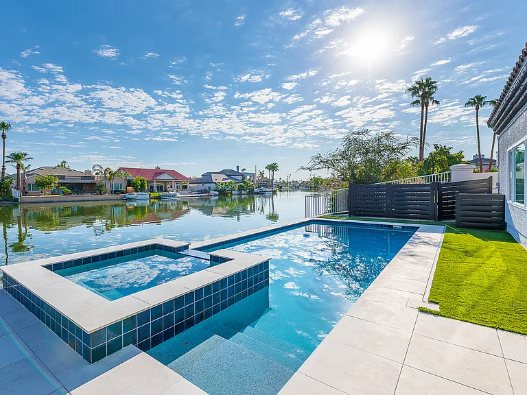 1710 E Queen Palm Dr — Photo 4