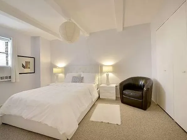 150 West 51st Street image 3 of 11