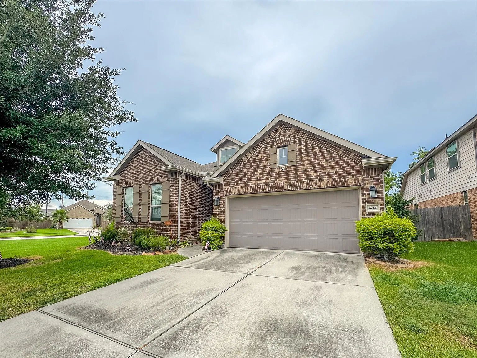 3 bed, 2.0 bath, 1948 sqft, $2,400 — Photo 4