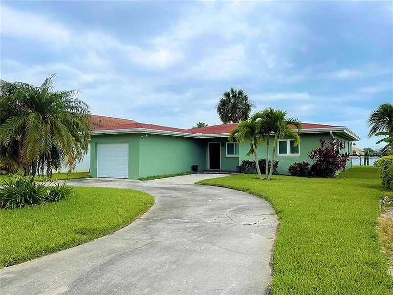 17045 Dolphin Dr — Photo 44