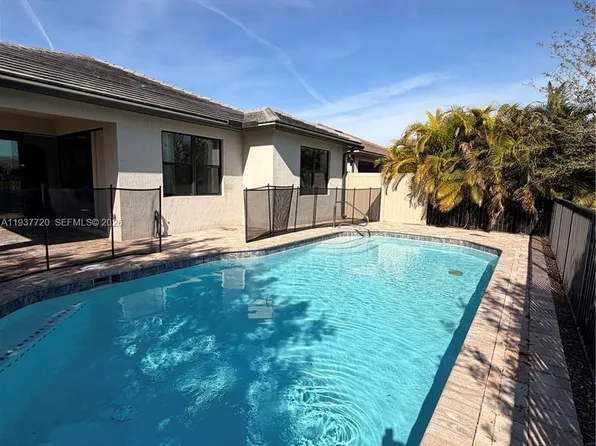 5026 Piaffe Dr, Lake Worth, FL 33467