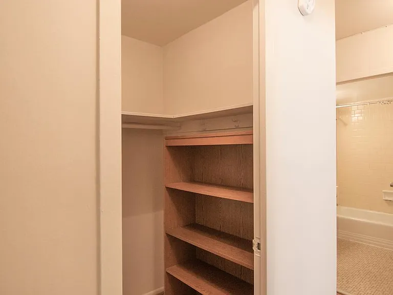 1210 N Taft St #201 — Photo 27