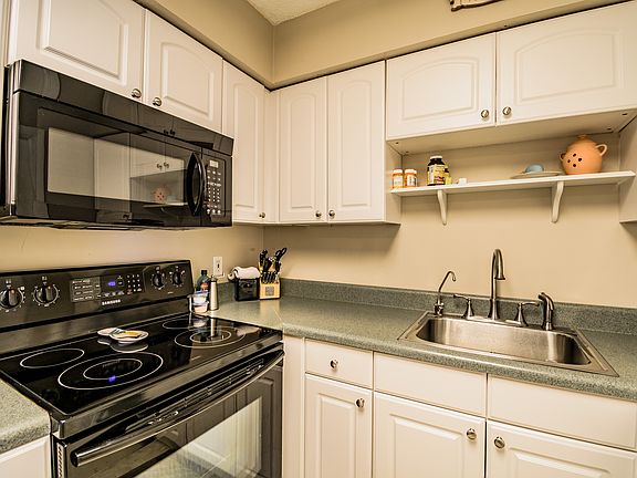 5th image of 4415 Gandy Cir