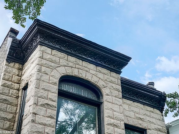 2nd image of 640 W Belden Ave