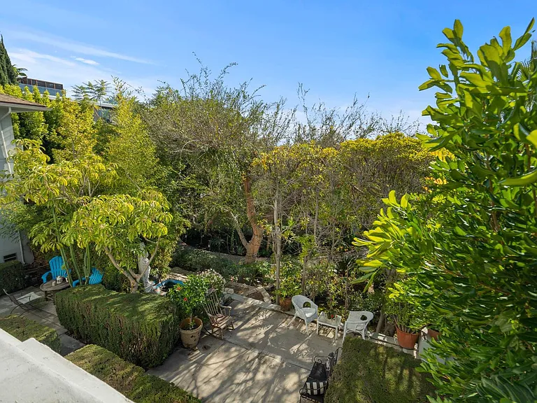 1323 N Olive Dr — Photo 7
