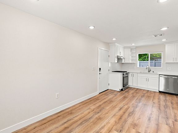 5th image of 16595 Lucia Ln